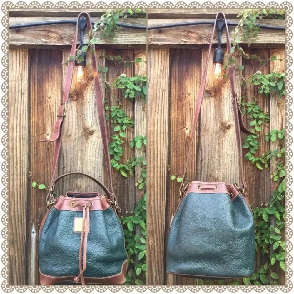 Vintage 90s Hunter Green Pebbled Genuine Leather Boho Chic Bucket Drawstring Bag